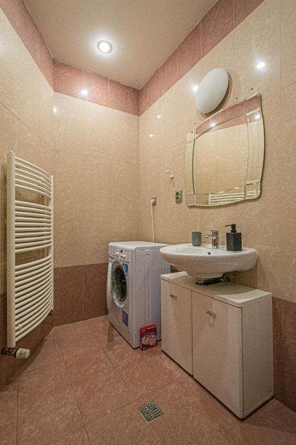 2bdr Flat Behind Museum Appartamento