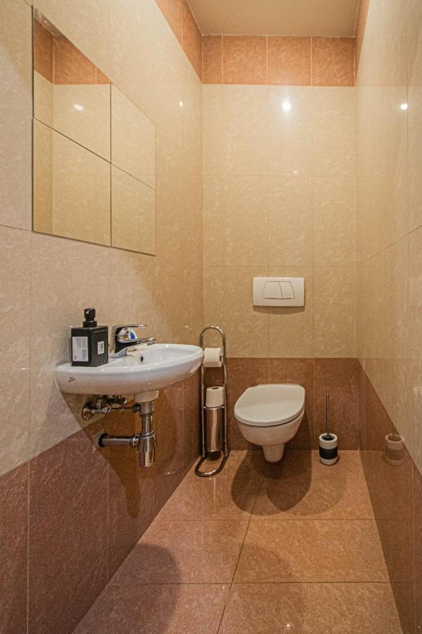 2bdr Flat Behind Museum * Praga